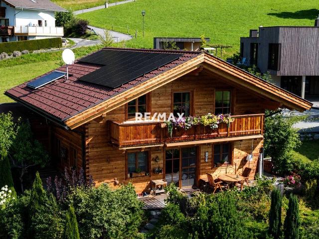 Einfamilienhaus in Holzbauweise: modern, hochwertig, neuwertig