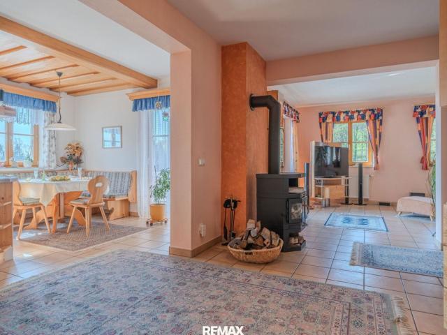 Einfamilienhaus in Maria Lankowitz mit Garage, Terrasse, 2 Balkonen, Fernsicht und Großem Grundstück