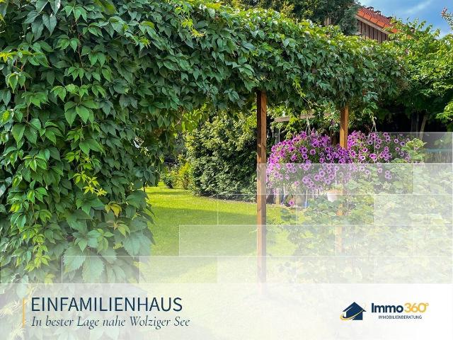 Einfamilienhaus in Seenähe mit Garten