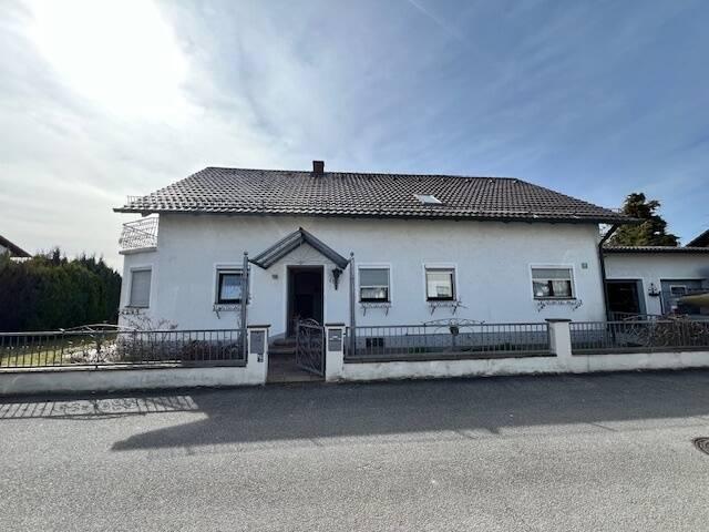 Einfamilienhaus in Siedlungslage von Wallersdorf zu verkaufen
