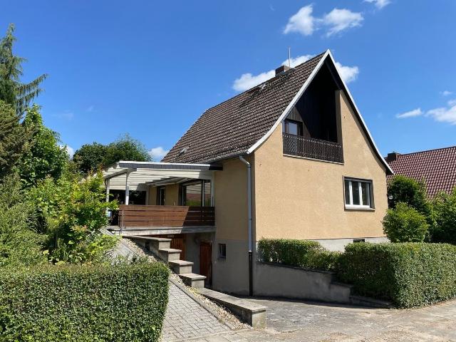 Dieser Blick ist fast unbezahlbar. Einfamilienhaus in ruhiger Wohnlage solide Bausubstanz