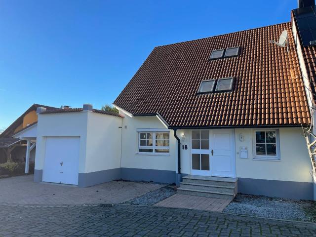 Einfamilienhaus in ruhiger Lage mit Garage und Carport in Bollschweil Sofort verfügbar