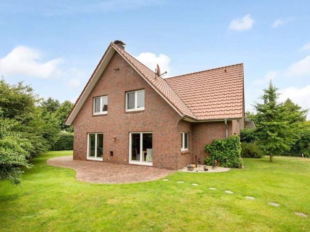 Einfamilienhaus in ruhiger Lage im Apfelgebiet Jork Mit separatem Praxisbereich