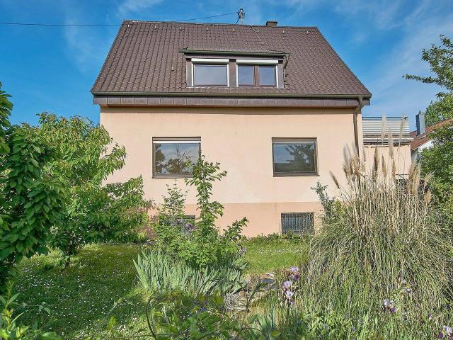 Einfamilienhaus in ruhiger Lage, schöner Garten