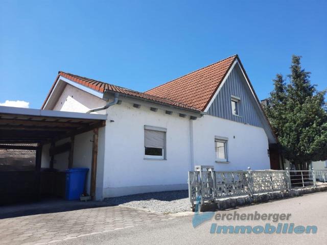 Einfamilienhaus in ruhiger Siedlungslage in der Nähe von Wallersdorf