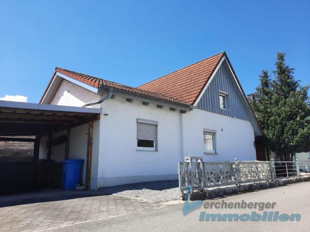 Einfamilienhaus in ruhiger Siedlungslage in der Nähe von Wallersdorf