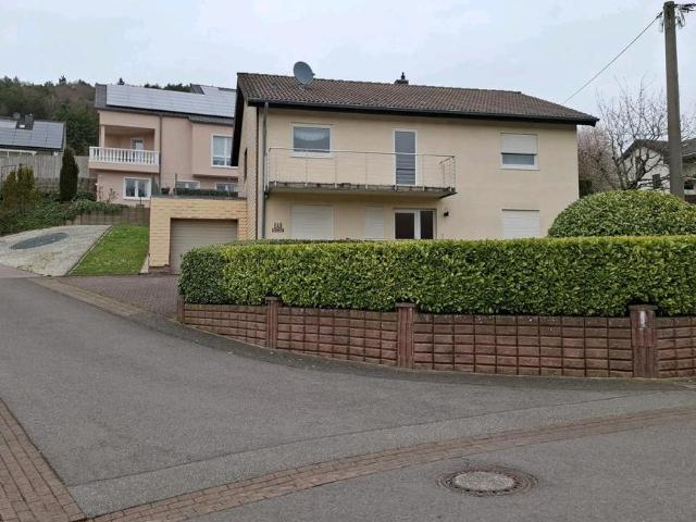 Einfamilienhaus Massivbauweise ~155m² im Herzen von Merchingen