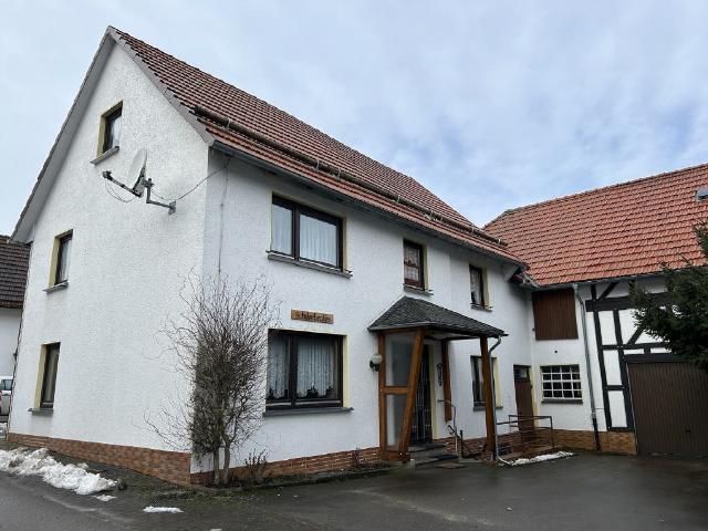Einfamilienhaus mit Nebengebäude voller Möglichkeiten