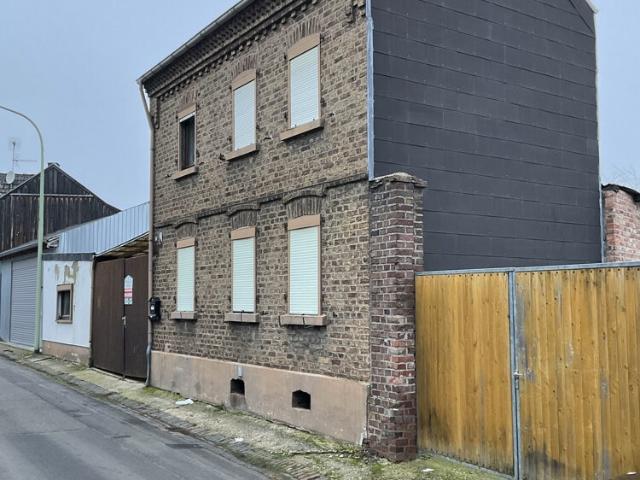 Einfamilienhaus mit Nebengebäuden und Potential für versierte Handwerker stark renovierungsbedürftig!