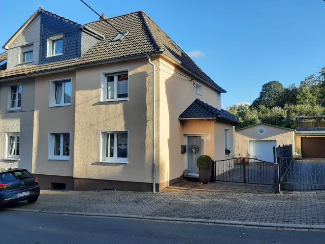 Einfamilienhaus mit optionaler Einliegerwohnung 202 qm Wohnfläche in Waldrandlage