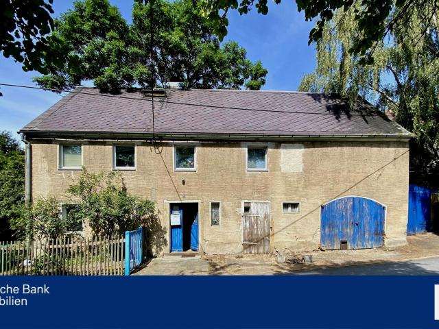 Einfamilienhaus mit separatem Acker und Wiesengrundstück in Plot