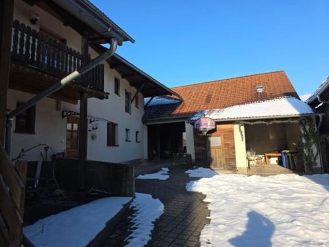 Einfamilienhaus mit Anbau, Garagenhaus und Halle in 97461 Hofheim Rügheim 10630