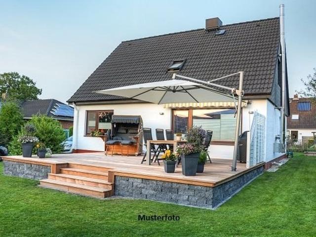 Einfamilienhaus mit angebauter Garage provisionsfrei