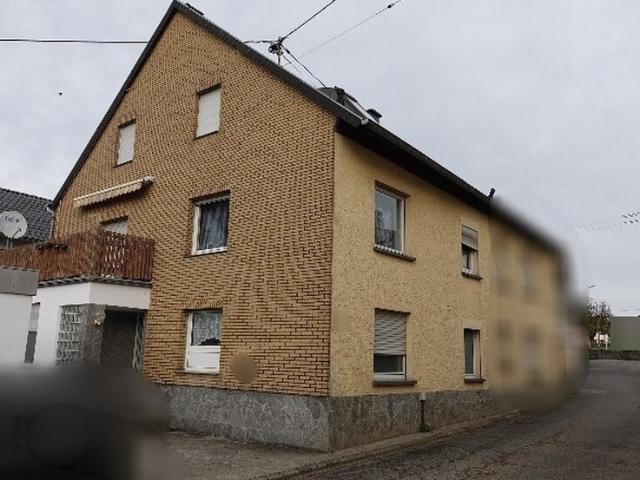 Einfamilienhaus mit Balkon in ruhiger Lage Zwangsversteigerung