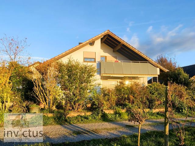 Einfamilienhaus mit beeindruckender Aussicht in ländlicher Idylle mit Doppelgarage