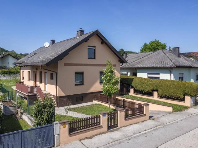 Einfamilienhaus mit Dachboden Ausbaupotenzial in ruhiger Siedlungslage