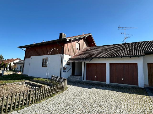 Einfamilienhaus mit Doppelgarage