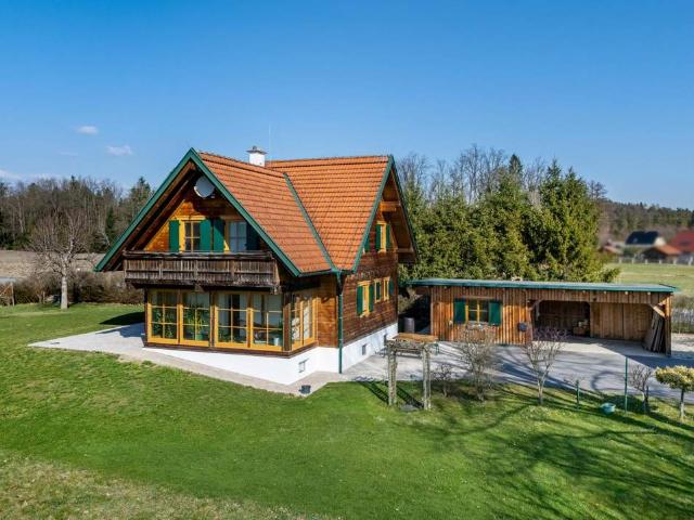 Einfamilienhaus mit Doppelgarage, Werkstätte und ausgebautem Keller