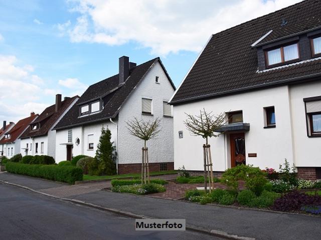 Einfamilienhaus mit Einlieger, Doppelcarport, Garage