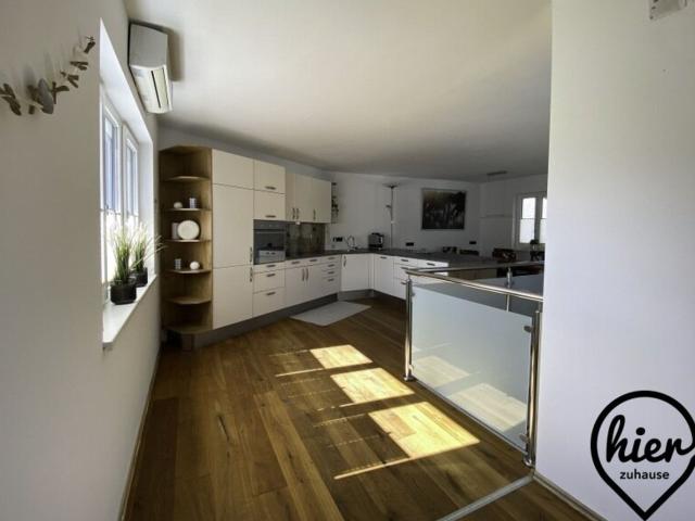 Einfamilienhaus mit Einliegerwohnung 886/1114