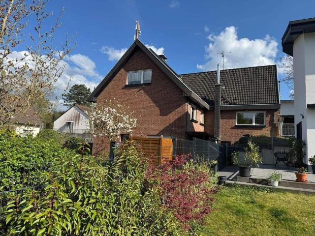 Einfamilienhaus mit Einliegerwohnung in beliebter Wohnlage von Königswinter Oberpleis