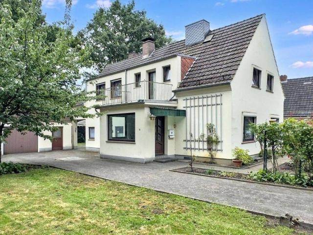 Einfamilienhaus mit Einliegerwohnung in ruhiger Lage