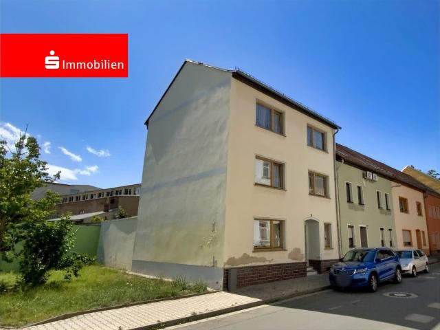 Einfamilienhaus mit Einliegerwohnung in zentraler Lage