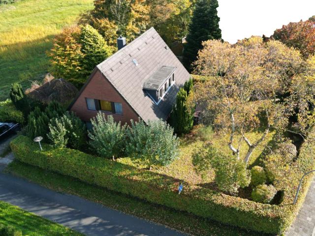 Einfamilienhaus mit Einliegerwohnung + Pferdekoppel Pacht