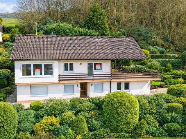 Einfamilienhaus mit Einliegerwohnung und Aussicht in Lörrach Brombach