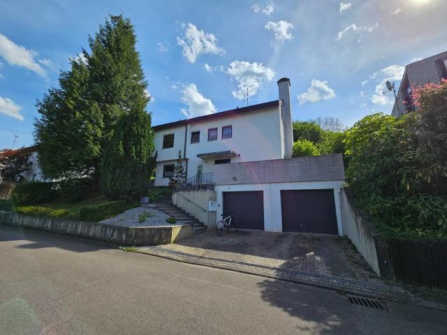 Einfamilienhaus mit Einliegerwohnung und großem Garten