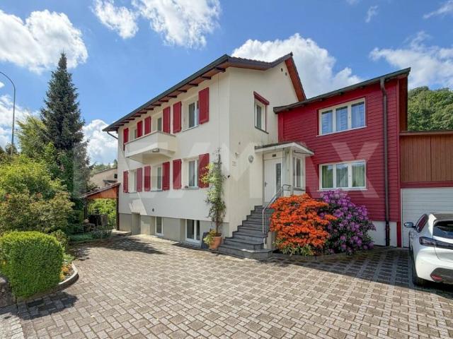 Einfamilienhaus mit Einliegerwohnung und grosser Gartenanlage