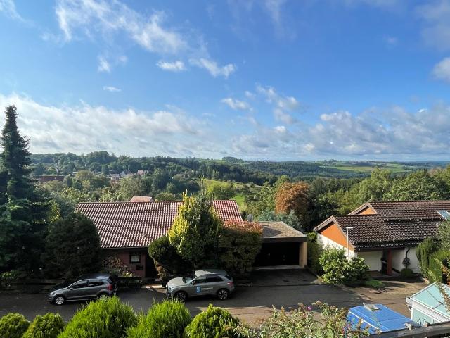 Einfamilienhaus mit Einliegerwohnung und traumhafter Aussicht in Althütte