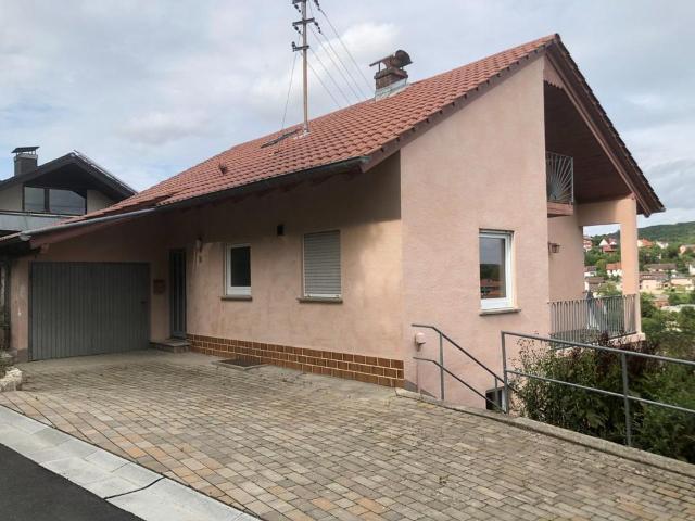 Einfamilienhaus mit Einliegerwohnung und unverbaubarem Blick
