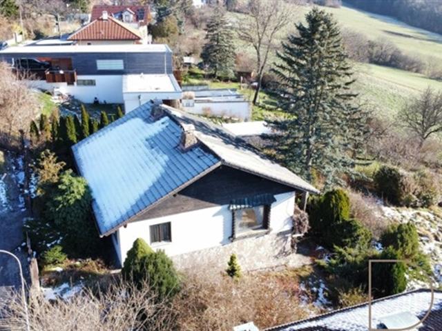 | Einfamilienhaus mit Fernblick und großem Potenzial