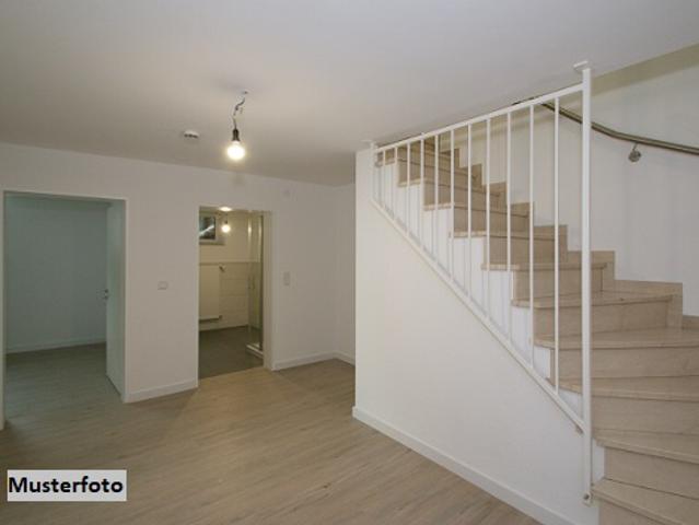 Einfamilienhaus mit Garage