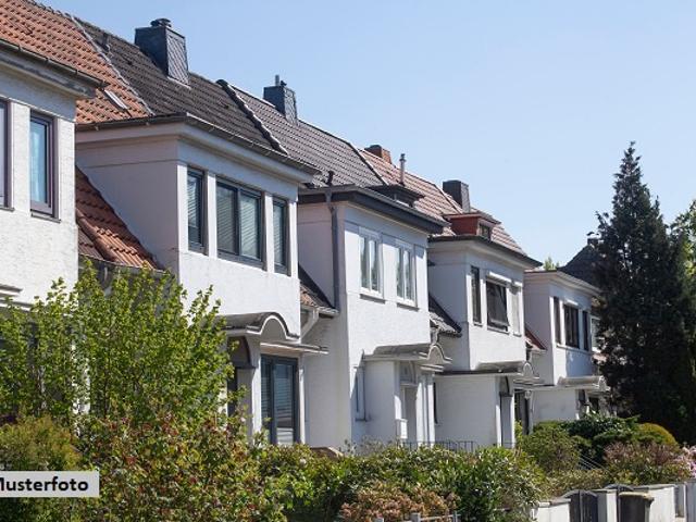 Einfamilienhaus mit Garage
