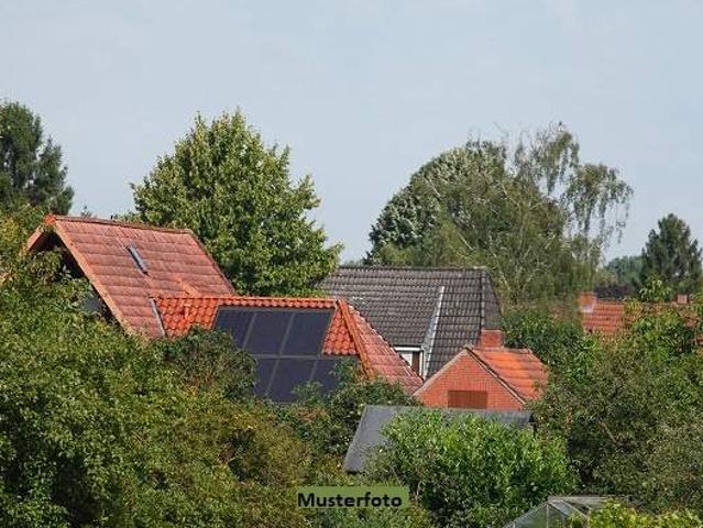 Einfamilienhaus mit Garage