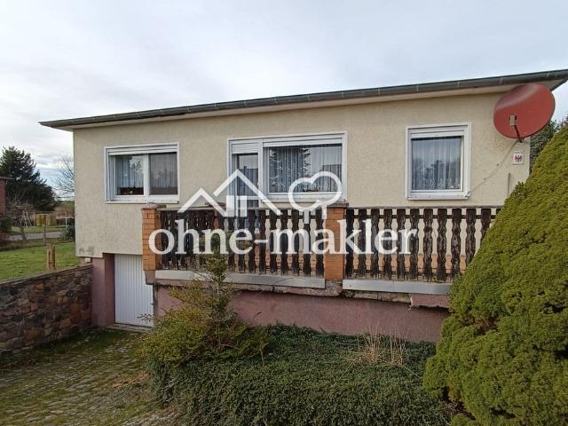 Einfamilienhaus mit Garage, 2000m² Grundstück, Stall, Werkstatt