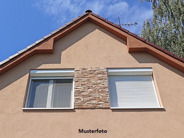 Einfamilienhaus mit Garage