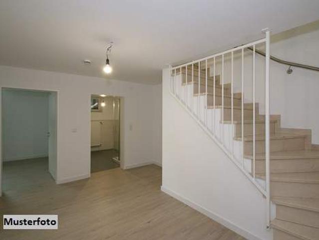 Einfamilienhaus mit Garage