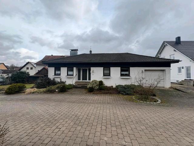 Einfamilienhaus mit Garage