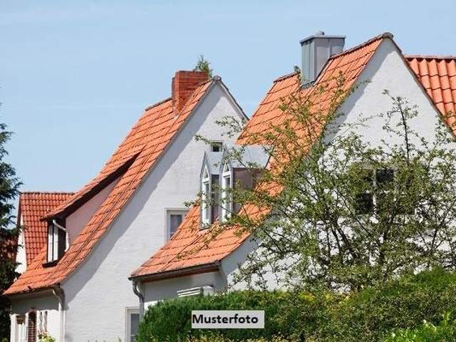 Einfamilienhaus mit Garage