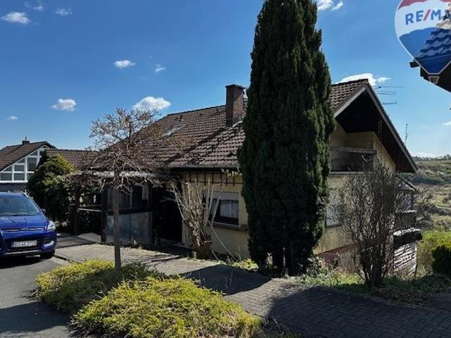 Einfamilienhaus mit Garage, Garten und großem Süd Balkon