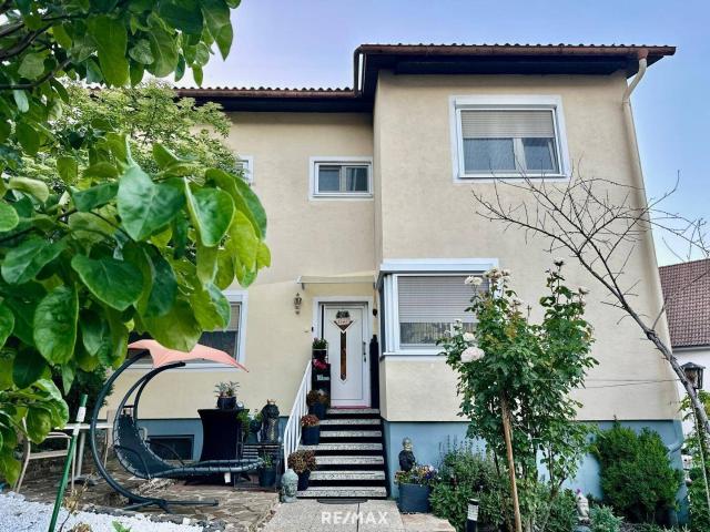 Einfamilienhaus mit Garage in zentraler Ruhelage