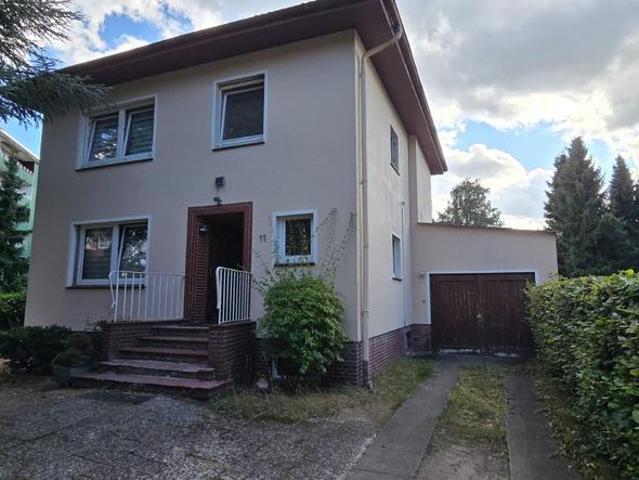 Einfamilenhaus mit Garage in HH Lurup Umbaugenehmigung 3WE