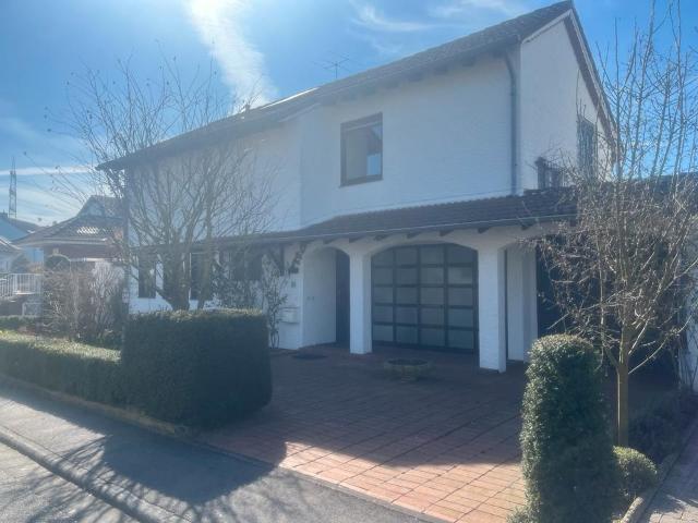 Einfamilienhaus mit Garten und Garage in Hochheim Massenheim