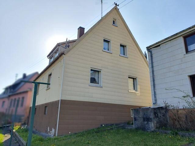 Einfamilienhaus mit Garten und Garage in Röttingen!