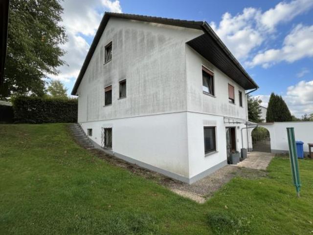 Einfamilienhaus mit Garten im Staatsbad!