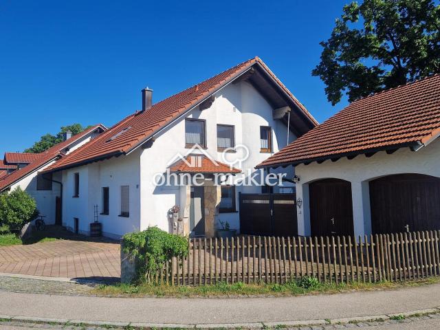 Einfamilienhaus mit Garten, Keller, Pool & 3 Garagen in Mettenheim