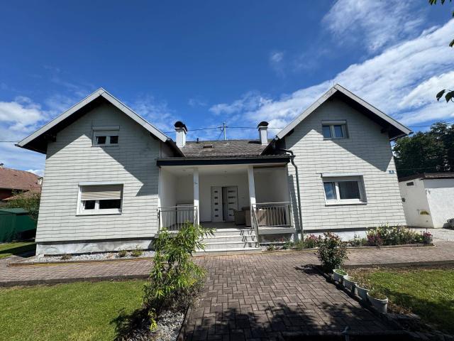Einfamilienhaus mit Gartenidylle & zusätzlicher Ausbaufläche in Mattighofen